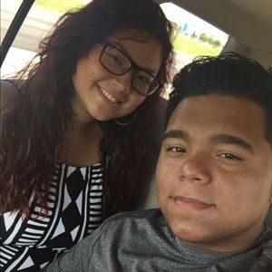 Meet your Posher, Deyanira