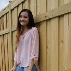 Meet your Posher, Desiree