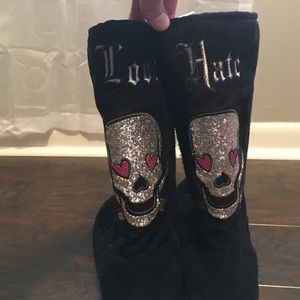 Skull and crossbones boots