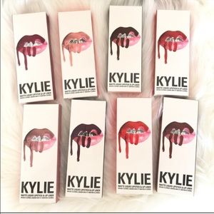 IN SEARCH OF Kylie lip kit
