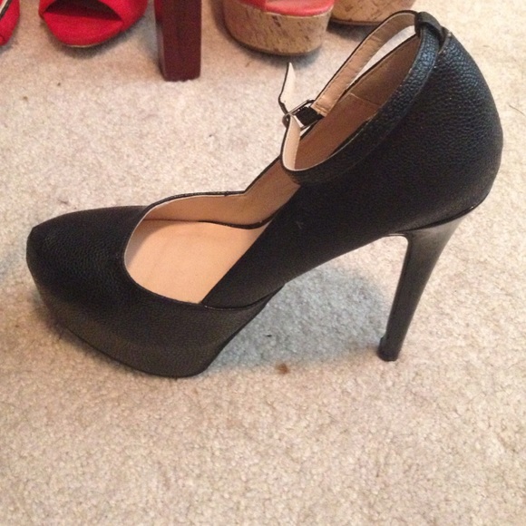 Black platform stilettos - Picture 2 of 3