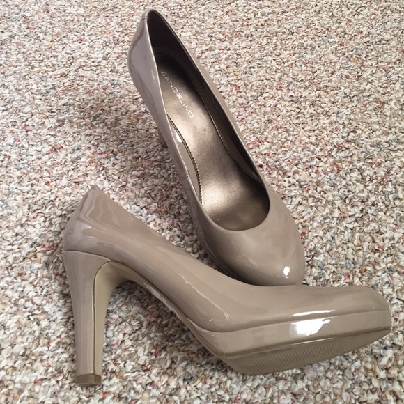 Patent taupe Bandolino pumps 8.5