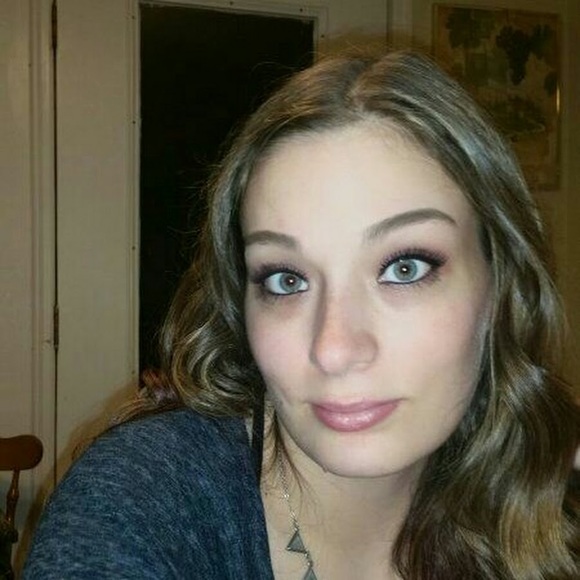 Meet your Posher, Ashley - Picture 1 of 1