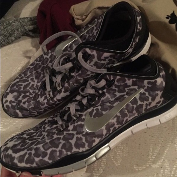 Women's Nike free runs 5.0