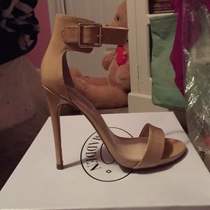 Nude Steve Madden heels