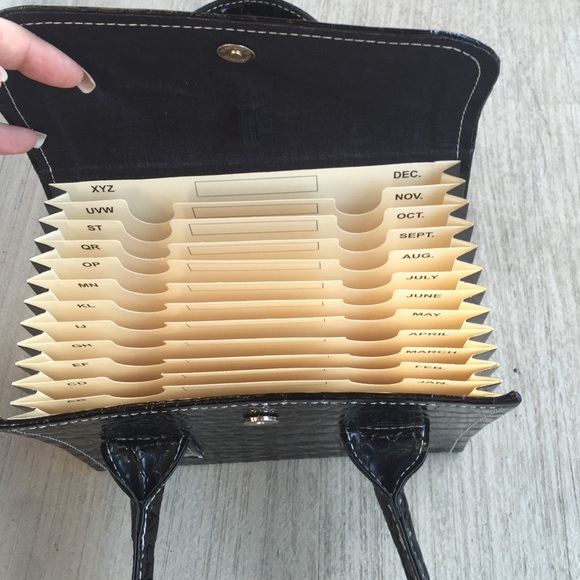 ❗️BUNDLED❗️12 pocket mini coupon purse - Picture 3 of 3