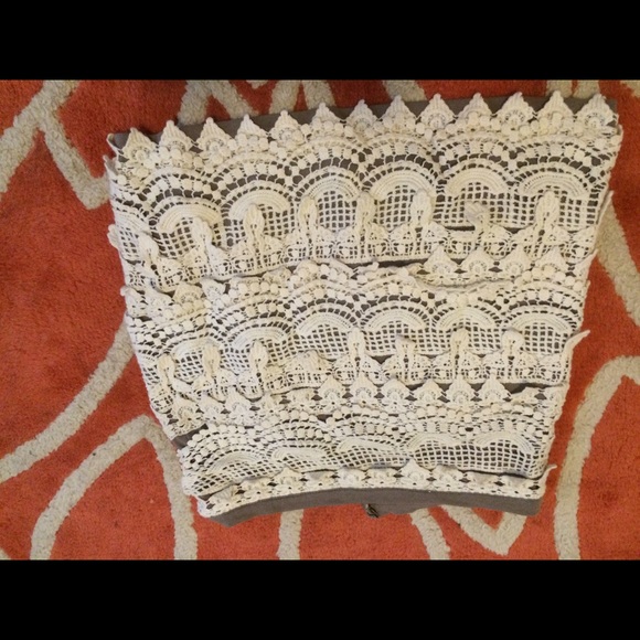 Lush boho mini skirt.