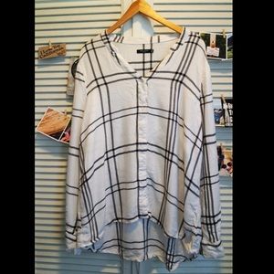 Black and white plaid blouse. CURVY / PLUS