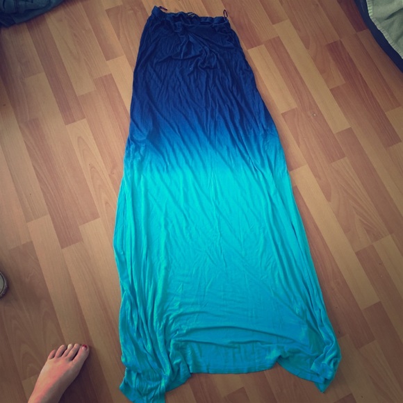 Beautiful blue strapless dress. Size S