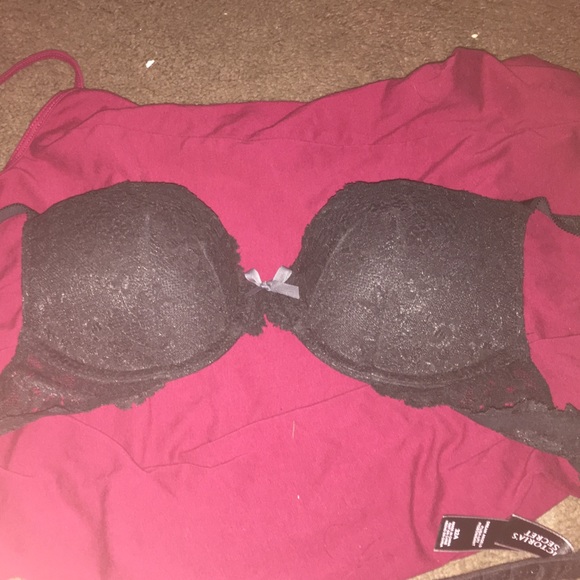 Victoria's Secret black bra!! Sexy