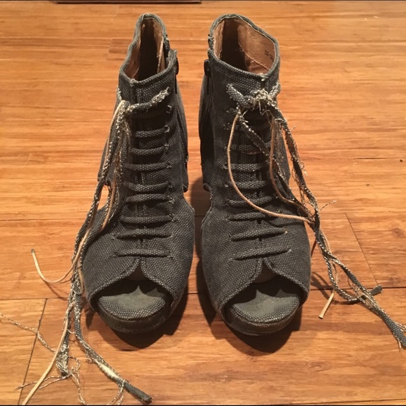 Jeffrey Campbell lace up cutout canvas wedge 7.5