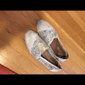 Cute Cream Toms!