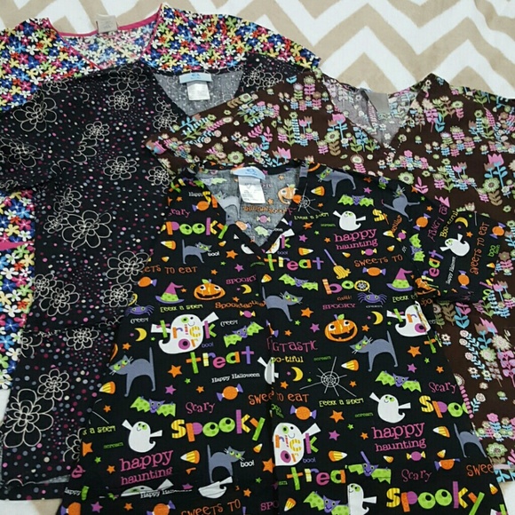 4 scrub tops, sz small