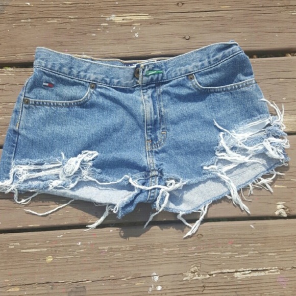 • tommy shorts •