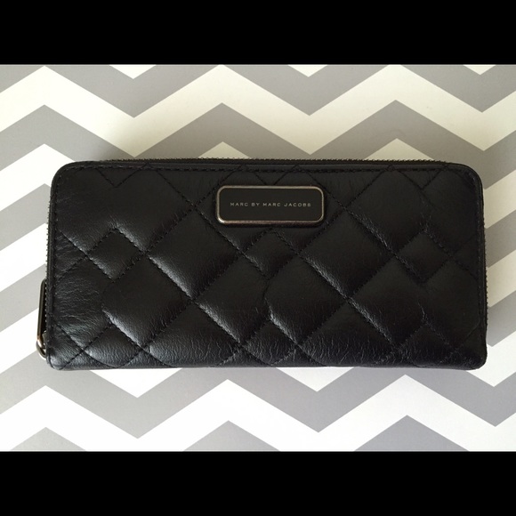 Marc Jacobs Handbags - Marc Jacobs Leather Wallet