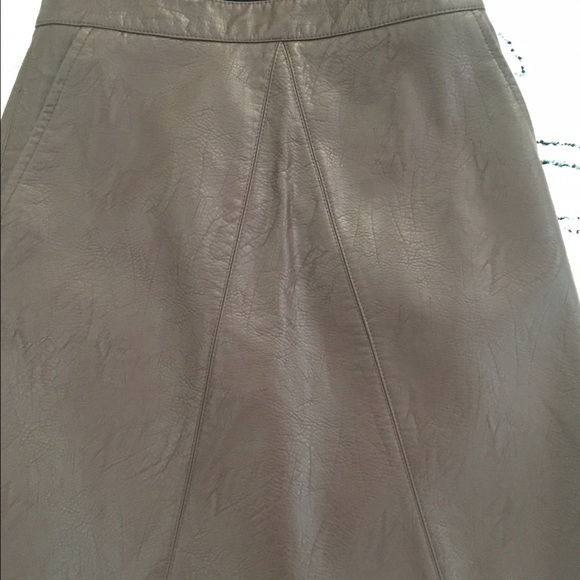 ZARA maroon leather skirt - Picture 2 of 3