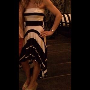 Flattering  black and white high low dress'