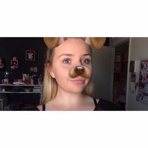 Meet your Posher, Chloe