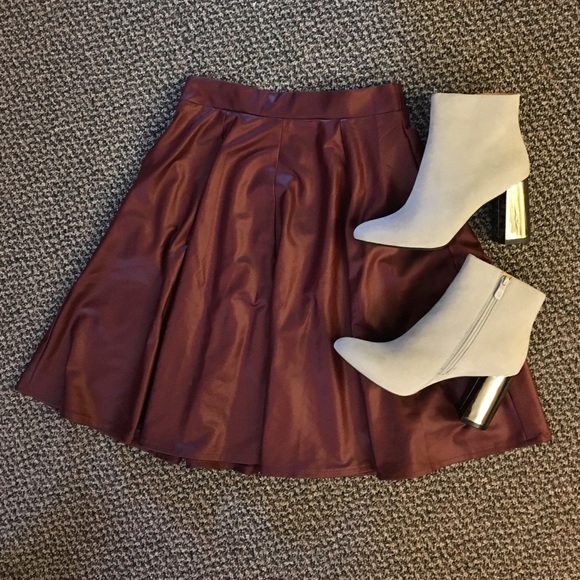 NWT Faux-Leather knee length skirt Forever21 Small