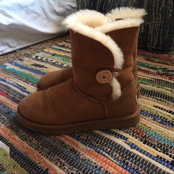 Bailey button uggs