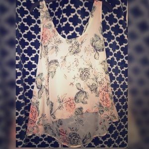 Cute tank top . Really fresh .