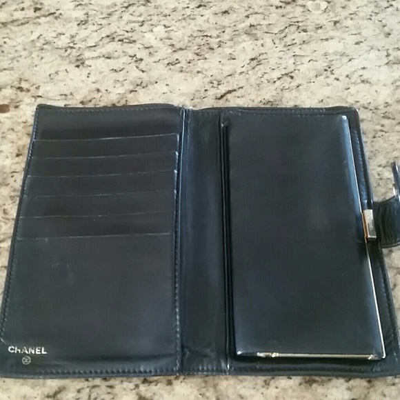 Chanel Caviar Wallet