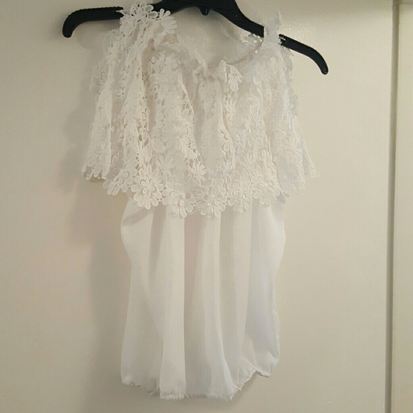 White Flower shoulder tank