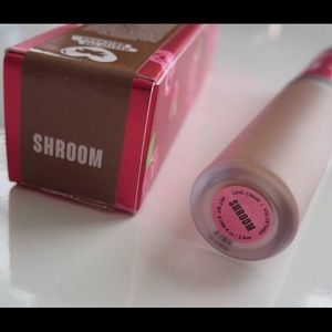 LimeCrime velvetine in Shroom