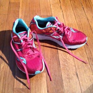 Saucony fastwitch running shoes