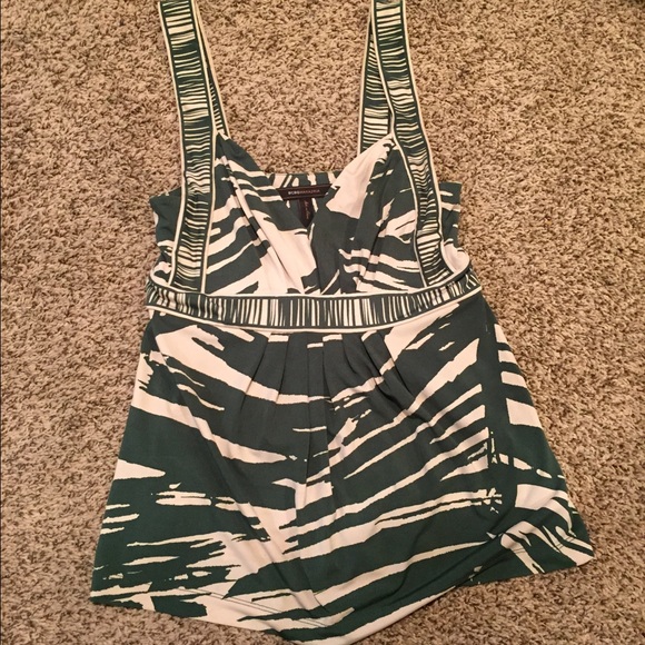 BCBG stretch top GREEN - Picture 1 of 3