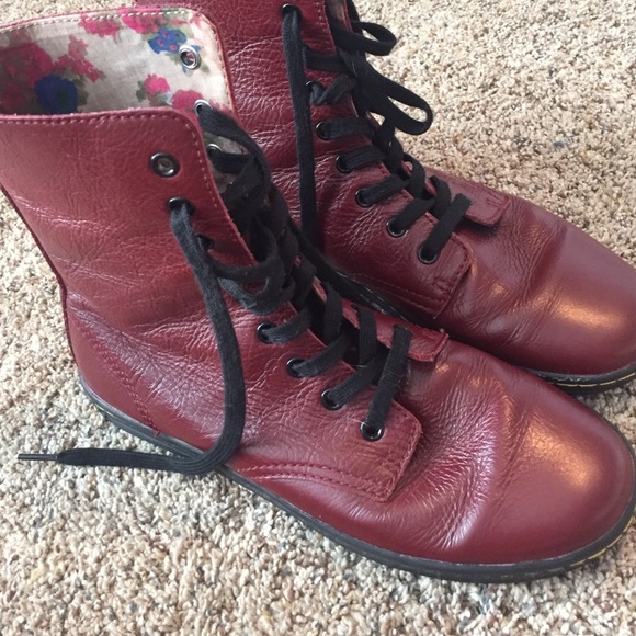 Dr. Martens - MUST GO