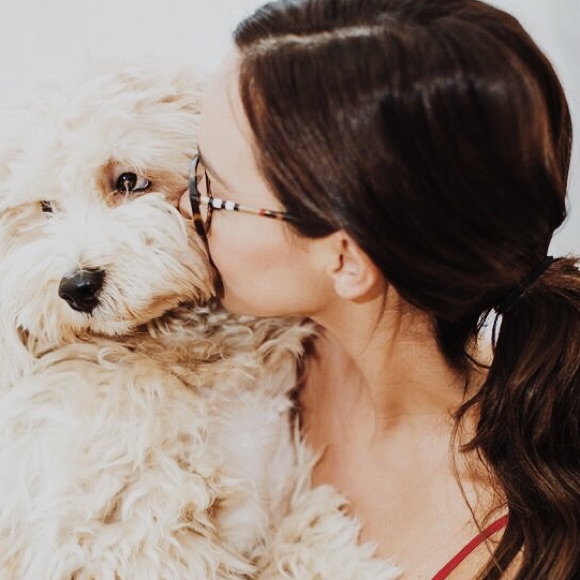 Meet your Posher, Cassandra - Picture 3 of 3