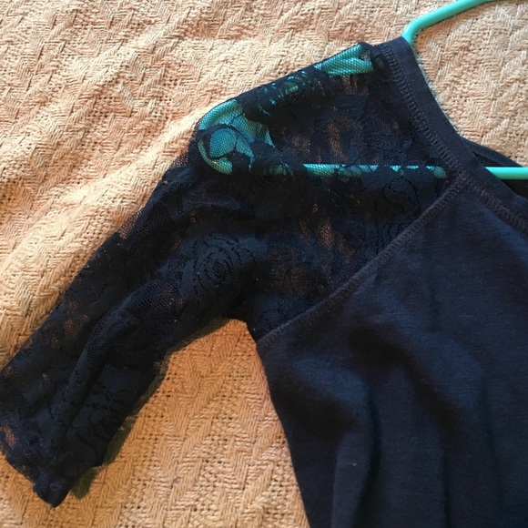 Navy blue lacy tshirt - Picture 2 of 4