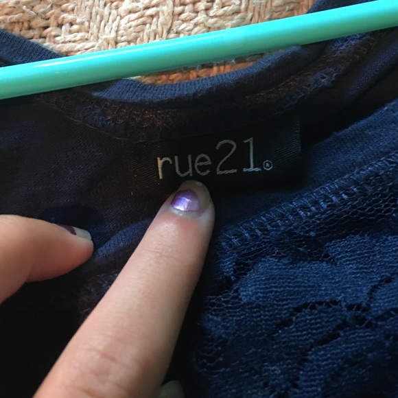 Navy blue lacy tshirt - Picture 3 of 4