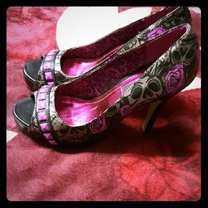 Skull high heels