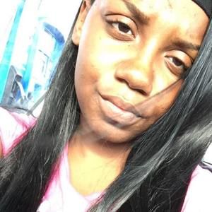 Meet your Posher, Adriana