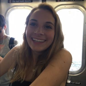 Meet your Posher, Lauren