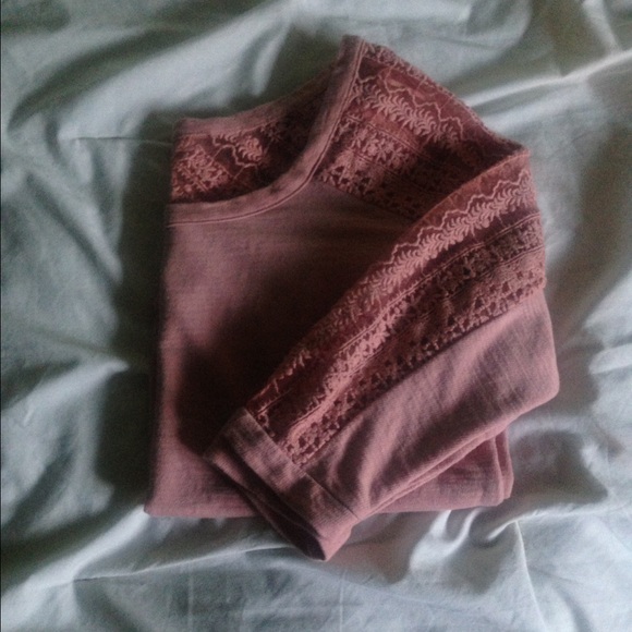 Sweater crop top with lace!❤️