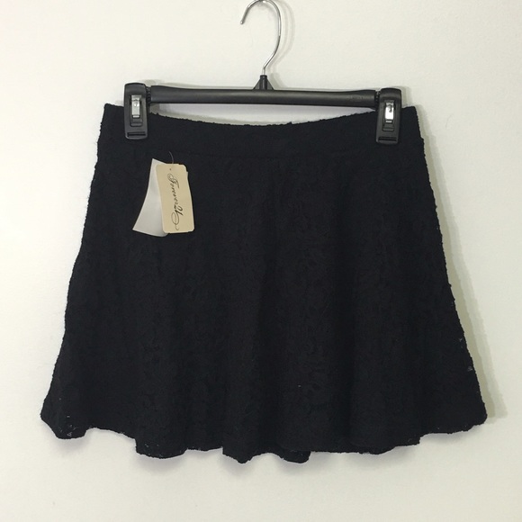 Lace skirt