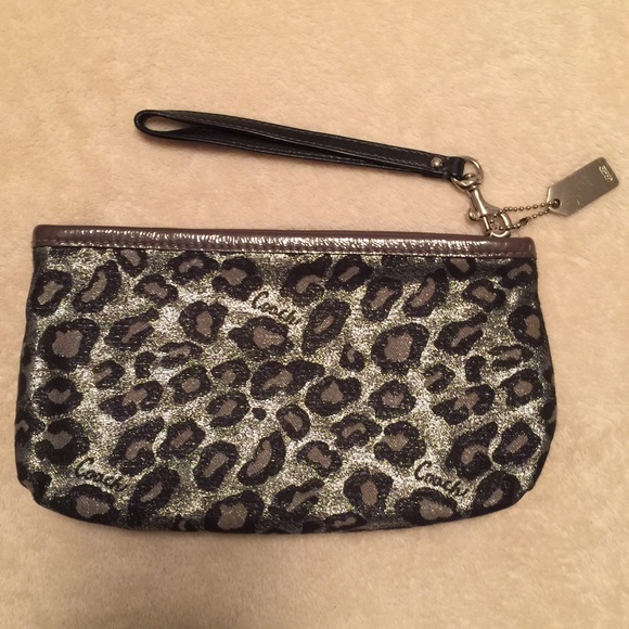 Authentic Coach Leopard Print Wristlet - Picture 2 of 4