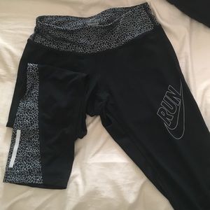 Nike crop leggings