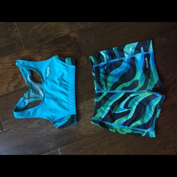 Reebok matching sports bra and spandex set.