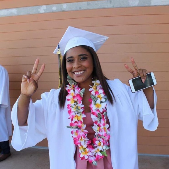 Meet your Posher, Emane