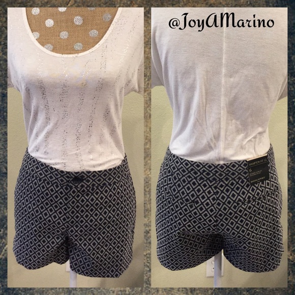 Banana Republic Shorts LAST PAIR size 4 - Picture 2 of 3