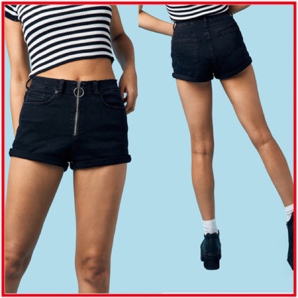 UNIF Felix shorts W24"