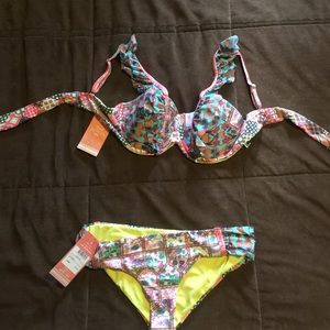 NWT Maaji bikini with ruffle top