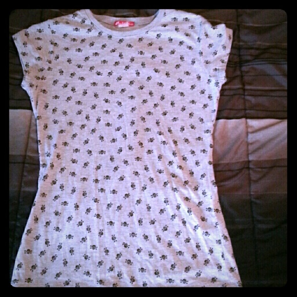 Skull tee