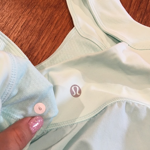 Lululemon Run Chase Me Tank size 6 minty - Picture 4 of 4