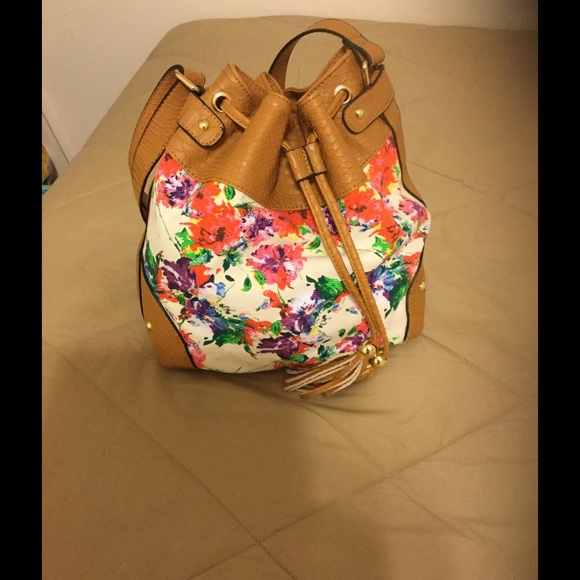 Apt. 9 Handbags - Apt. 9 floral bucket bag