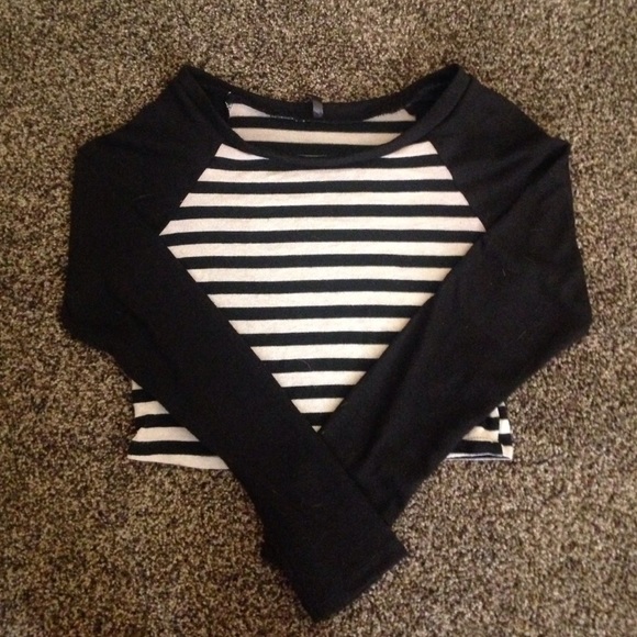 black striped long sleeved crop top sweater